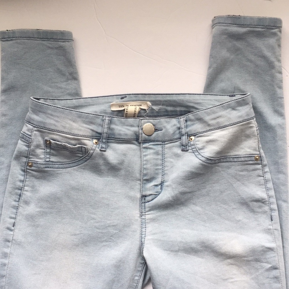 LIFE IN PROGRESS Light-Colored Jeans